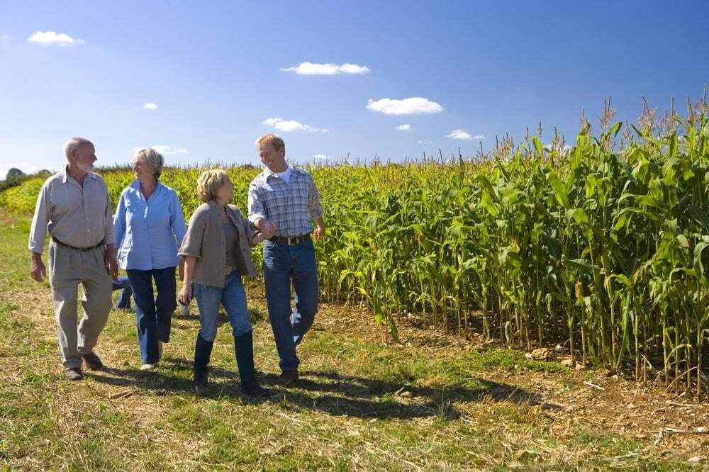 farmers-family-526894583-Thinkstock